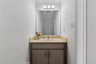 9325 Sunland Park Dr, Los Angeles, CA 91352 - Photo 24