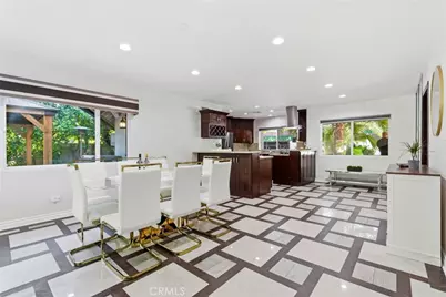 5836 Winnetka Avenue, Woodland Hills, CA 91367 - Photo 10