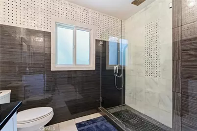 5836 Winnetka Avenue, Woodland Hills, CA 91367 - Photo 32