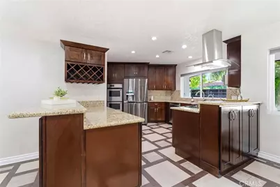 5836 Winnetka Avenue, Woodland Hills, CA 91367 - Photo 6