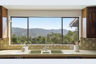 1340 Daily Circle, Glendale, CA 91208 - Photo 12