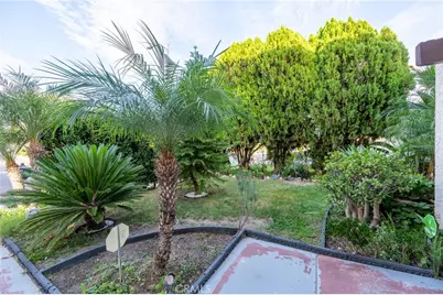 20138 Elkwood Street, Winnetka, CA 91306 - Photo 28