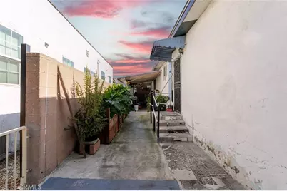 2945 Estara Avenue, Los Angeles, CA 90065 - Photo 38