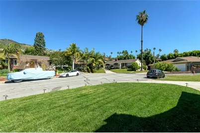 306 Parkwood Drive, Glendale, CA 91202 - Photo 58