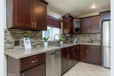 306 Parkwood Drive, Glendale, CA 91202 - Photo 20