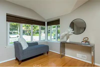 306 Parkwood Drive, Glendale, CA 91202 - Photo 12