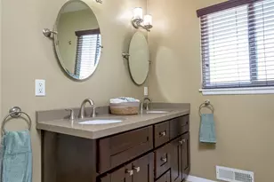 306 Parkwood Dr, Glendale, CA 91202 - Photo 40