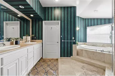 4177 S Cloverdale, Los Angeles, CA 90008 - Photo 26