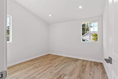 8401 Kester, Panorama City, CA 91402 - Photo 22