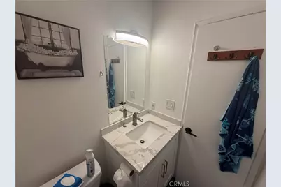 9702 Via Roma, Burbank, CA 91504 - Photo 12