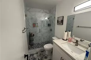 9702 Via Roma, Burbank, CA 91504 - Photo 8