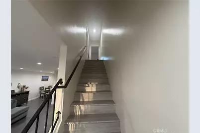 9702 Via Roma, Burbank, CA 91504 - Photo 4