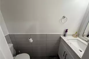 9702 Via Roma, Burbank, CA 91504 - Photo 16