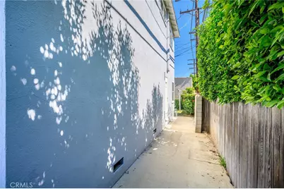 656 W Glenoaks Boulevard, Glendale, CA 91202 - Photo 16