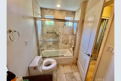 1515 Grismer Avenue #102, Burbank, CA 91504 - Photo 12