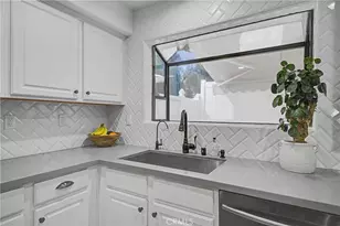 10894 Olinda St, Los Angeles, CA 91352 - Photo 12