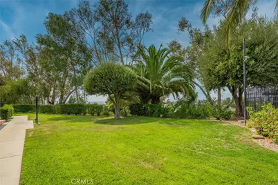 9555 Via Venezia, Burbank, CA 91504 - Photo 36