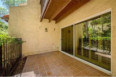 9555 Via Venezia, Burbank, CA 91504 - Photo 6