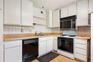 9555 Via Venezia, Burbank, CA 91504 - Photo 4