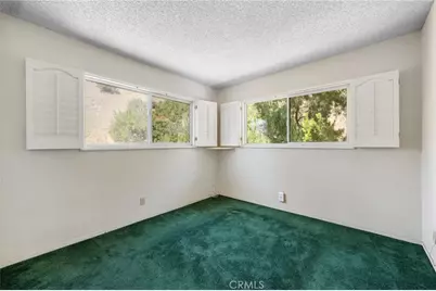 9555 Via Venezia, Burbank, CA 91504 - Photo 22