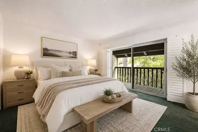 9555 Via Venezia, Burbank, CA 91504 - Photo 16