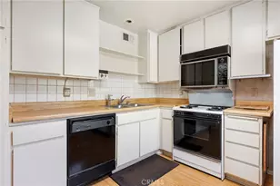 9555 Via Venezia, Burbank, CA 91504 - Photo 6