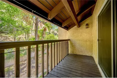 9555 Via Venezia, Burbank, CA 91504 - Photo 14