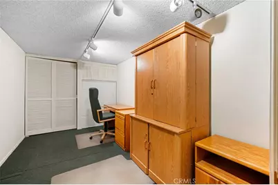 9555 Via Venezia, Burbank, CA 91504 - Photo 26