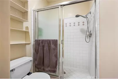 9555 Via Venezia, Burbank, CA 91504 - Photo 18