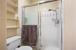 9555 Via Venezia, Burbank, CA 91504 - Photo 18