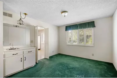 9555 Via Venezia, Burbank, CA 91504 - Photo 10