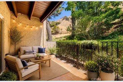 9555 Via Venezia, Burbank, CA 91504 - Photo 8