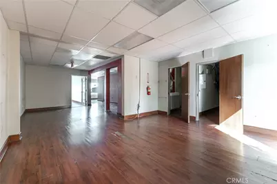 1020 W Magnolia Boulevard, Burbank, CA 91506 - Photo 16