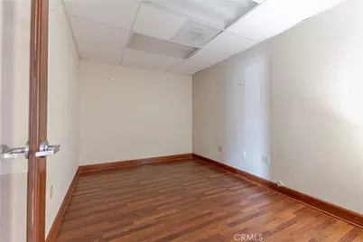 1020 W Magnolia Boulevard, Burbank, CA 91506 - Photo 10