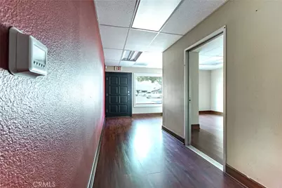 1020 W Magnolia Boulevard, Burbank, CA 91506 - Photo 6