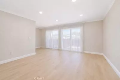 121 Sinclair Avenue #213, Glendale, CA 91206 - Photo 2