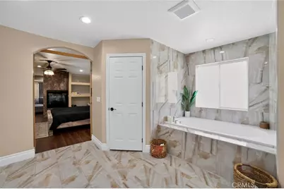 10525 Sage, Oak Hills, CA 92344 - Photo 38