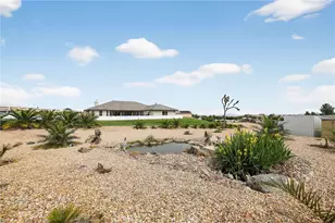 10525 Sage, Oak Hills, CA 92344 - Photo 8