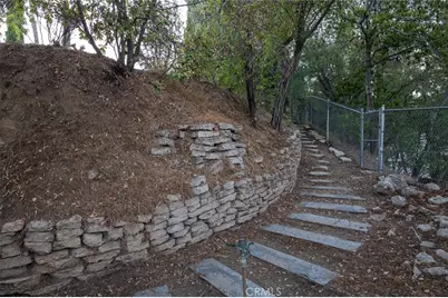 1535 Royal Boulevard, Glendale, CA 91207 - Photo 58