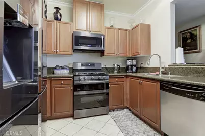 13941 Sherman Way Boulevard #401, Van Nuys, CA 91405 - Photo 4