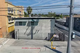 13445 Vanowen St, Van Nuys, CA 91405 - Photo 2