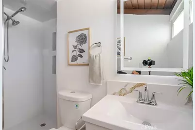 8008 Aura Avenue, Reseda, CA 91335 - Photo 18