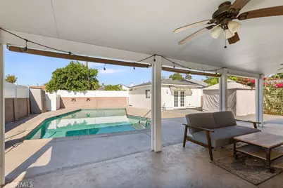 8827 Sylmar Avenue, Panorama City, CA 91402 - Photo 32