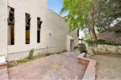 69 Penhill Court, Glendale, CA 91206 - Photo 30