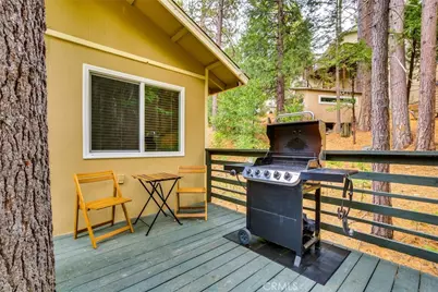 26131 Lake Forest Drive, Twin Peaks, CA 92391 - Photo 10