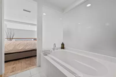 1100 Wilshire Boulevard #1707, Los Angeles, CA 90017 - Photo 28