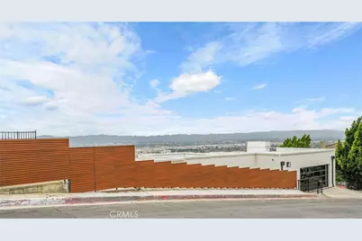 10050 Olivia Ter, Los Angeles, CA 91352 - Photo 4