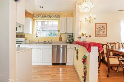 11020 Scoville Avenue, Sunland, CA 91040 - Photo 8