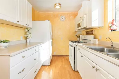 11020 Scoville Avenue, Sunland, CA 91040 - Photo 6