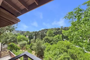 1310 Imperial Dr, Glendale, CA 91207 - Photo 16